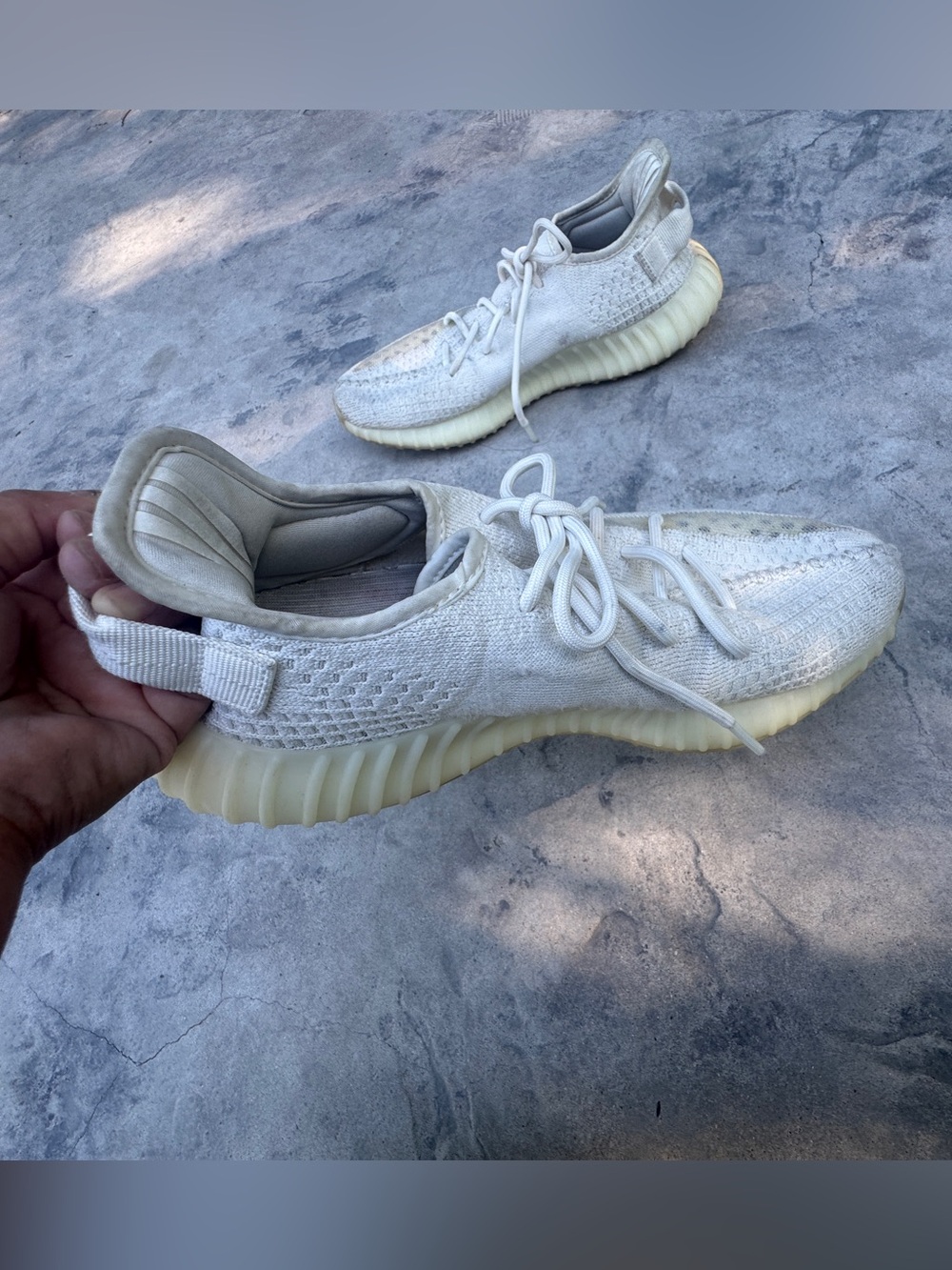 Adidas Yeezy Boost V2 HQ6316 01/22 Off-White Knit Low-Top Sneakers men's 10.5
